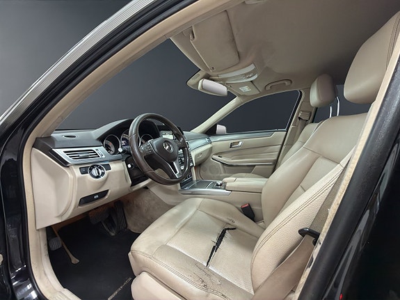 Mercedes-Benz E220 9 of 16
