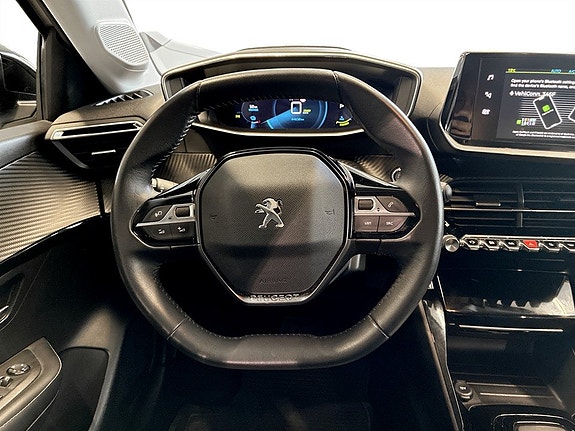 Peugeot e-208 7 of 15