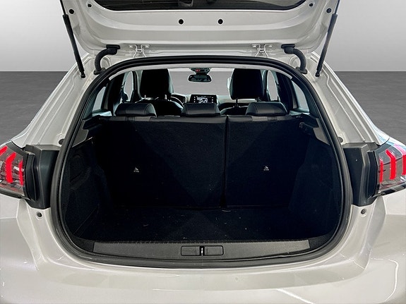 Peugeot e-208 15 of 15