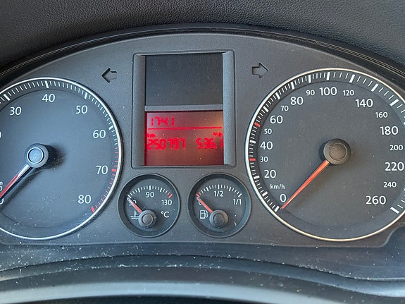 Volkswagen Golf V 5 of 13