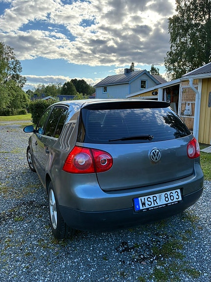 Volkswagen Golf V 3 of 13