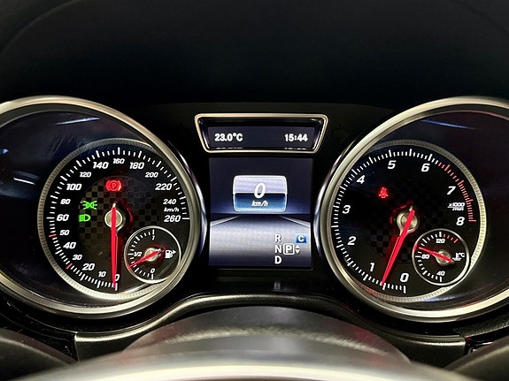 Mercedes-Benz GLE43 23 of 26
