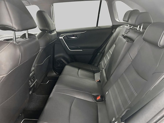 Toyota RAV4 20 of 30
