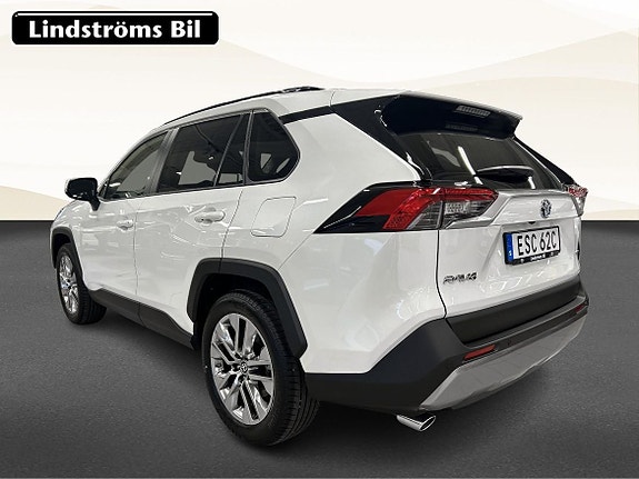 Toyota RAV4 7 of 30
