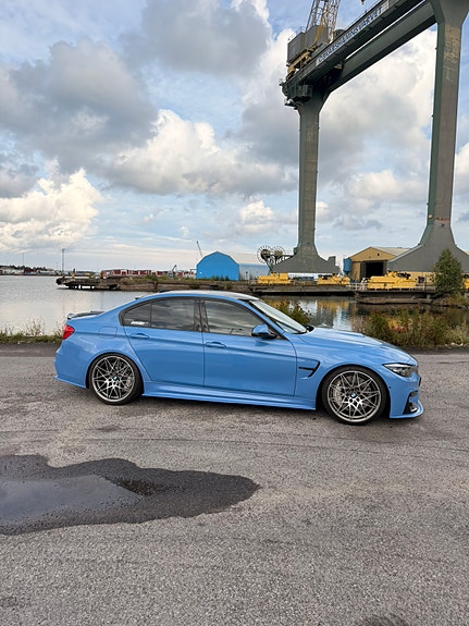 BMW M3 2 of 6
