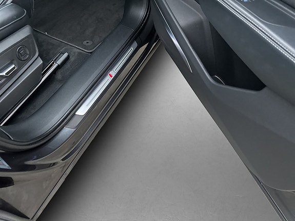 Audi e-tron 29 of 30
