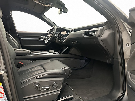 Audi e-tron 25 of 30