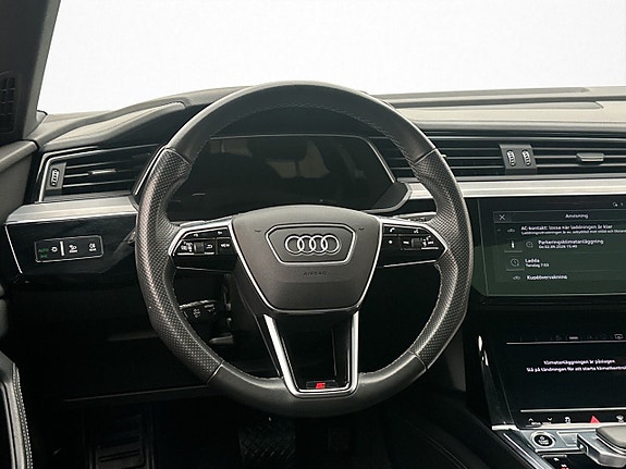 Audi e-tron 13 of 30