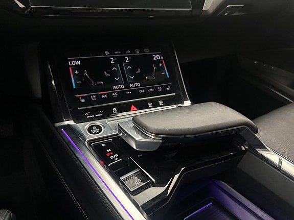Audi e-tron 22 of 30