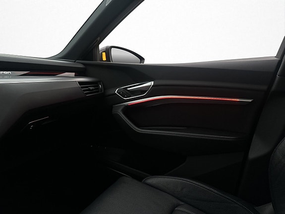 Audi e-tron 23 of 30