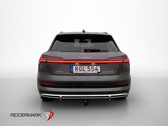 Audi e-tron 8 of 30