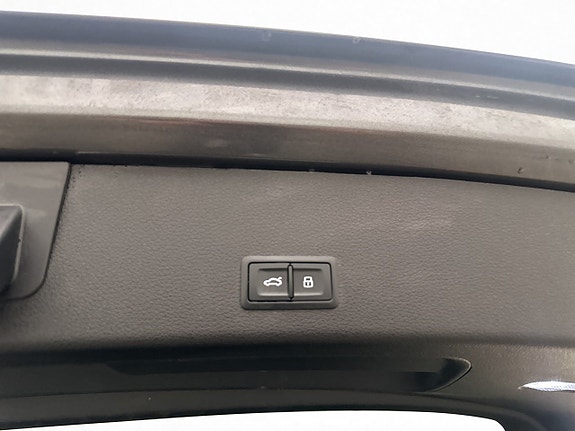 Audi e-tron 28 of 30