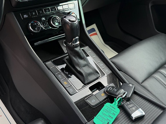Skoda Superb 19 of 27