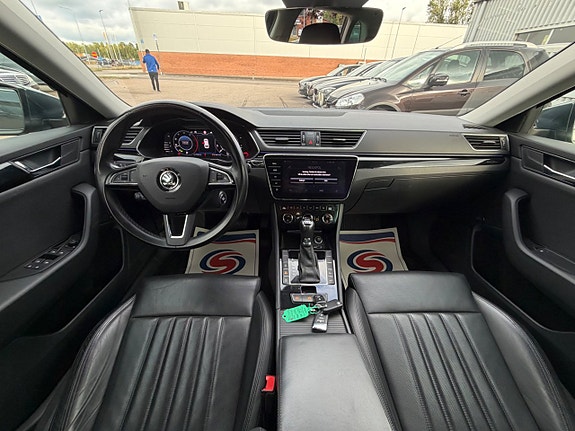 Skoda Superb 8 of 27