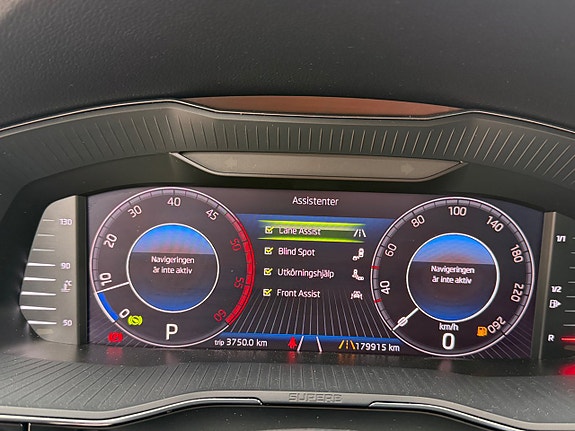 Skoda Superb 22 of 27