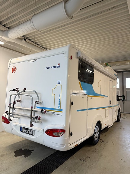 Eura Mobil Profila One 690 EB Solceller | Backkamera  | Långbäddar + Taksäng 3 of 20
