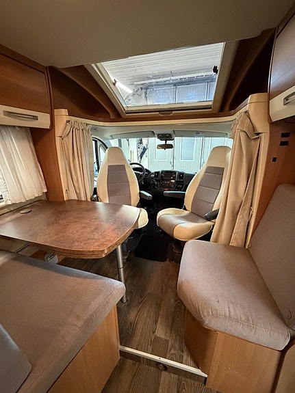 Eura Mobil Profila One 690 EB Solceller | Backkamera  | Långbäddar + Taksäng 8 of 20