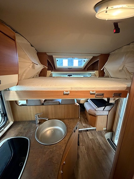 Eura Mobil Profila One 690 EB Solceller | Backkamera  | Långbäddar + Taksäng 11 of 20