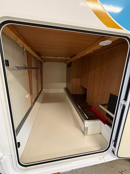 Eura Mobil Profila One 690 EB Solceller | Backkamera  | Långbäddar + Taksäng 5 of 20