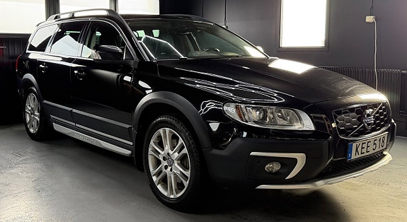 Volvo XC70 2 of 14