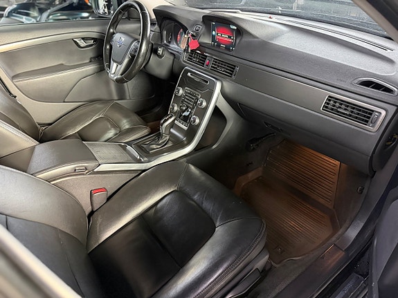 Volvo XC70 10 of 14