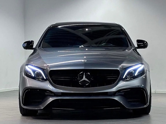 Mercedes-Benz E450 6 of 9