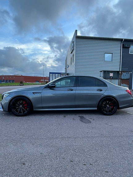 Mercedes-Benz E450 3 of 9
