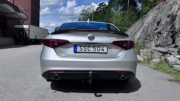 Alfa Romeo Giulia 5 of 19