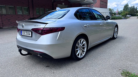 Alfa Romeo Giulia 6 of 19
