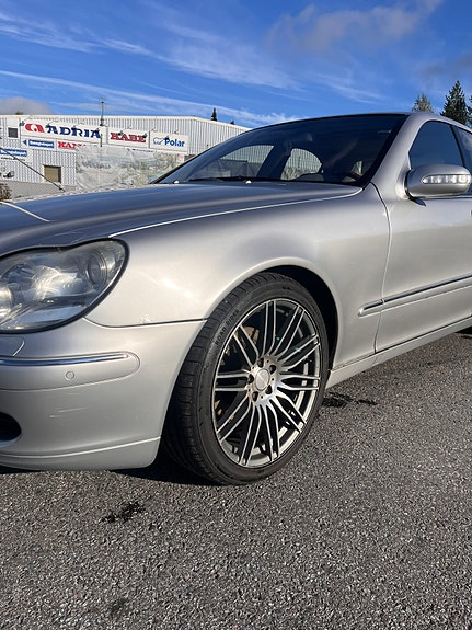 Mercedes-Benz S500 4 of 17