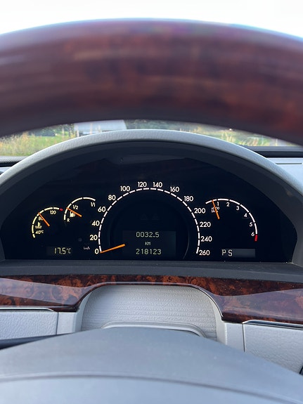 Mercedes-Benz S500 9 of 17
