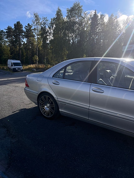 Mercedes-Benz S500 7 of 17