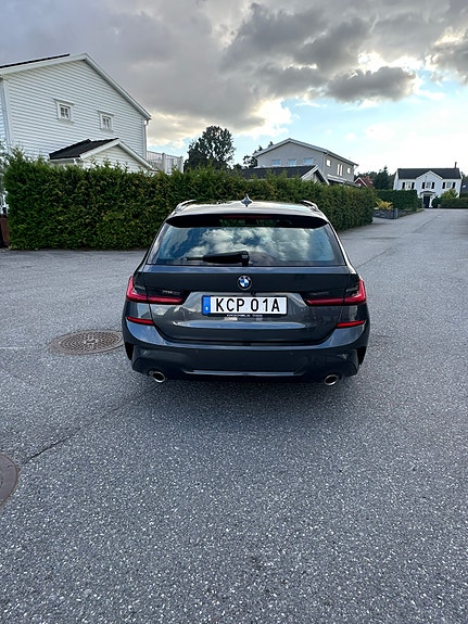 BMW 320d 5 of 12