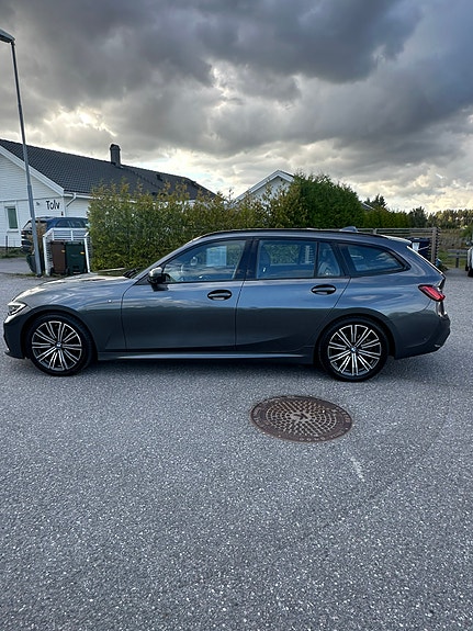 BMW 320d 4 of 12