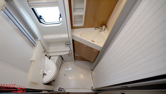 Carthago MALIBU VAN 640 LE Two Rooms 15 of 21