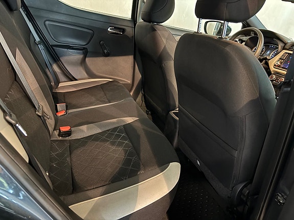 Nissan Micra 9 of 11