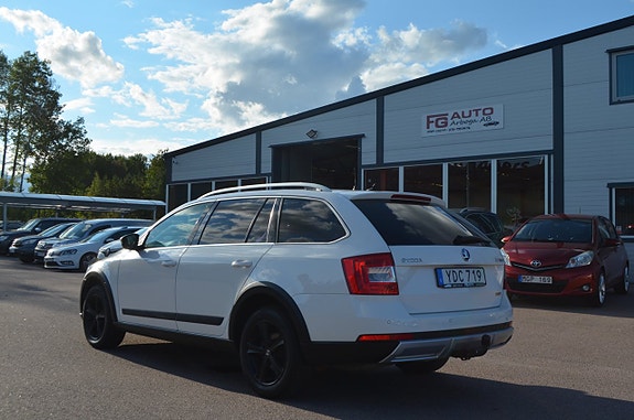 Skoda Octavia Scout 12 of 27