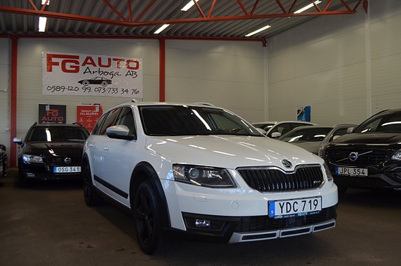 Skoda Octavia Scout 5 of 27