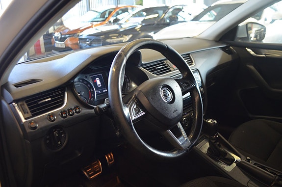 Skoda Octavia Scout 21 of 27