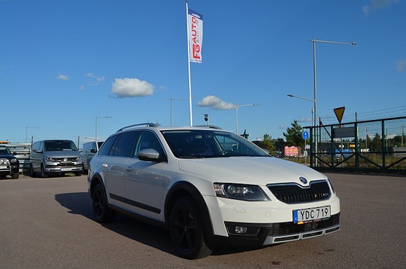 Skoda Octavia Scout 17 of 27
