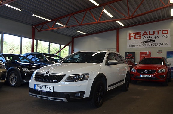 Skoda Octavia Scout 2 of 27
