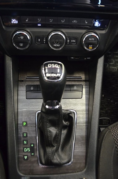 Skoda Octavia Scout 25 of 27