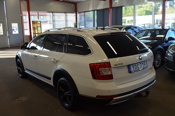 Skoda Octavia Scout 7 of 27