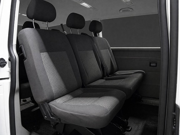 Volkswagen Caravelle 16 of 17