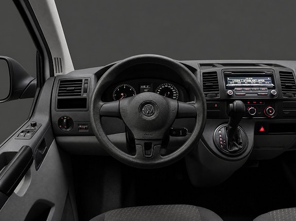 Volkswagen Caravelle 10 of 17