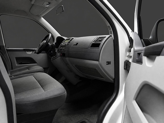 Volkswagen Caravelle 14 of 17