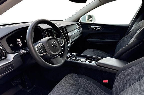 Volvo XC60 25 of 30