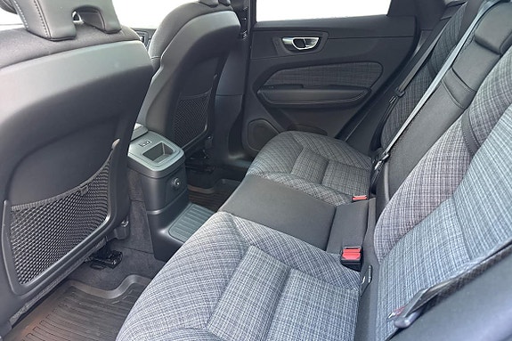 Volvo XC60 23 of 30