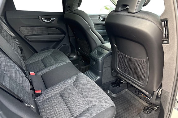 Volvo XC60 16 of 30