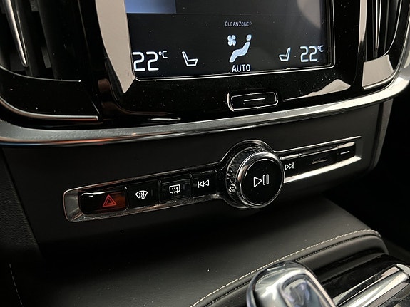 Volvo V90 27 of 30